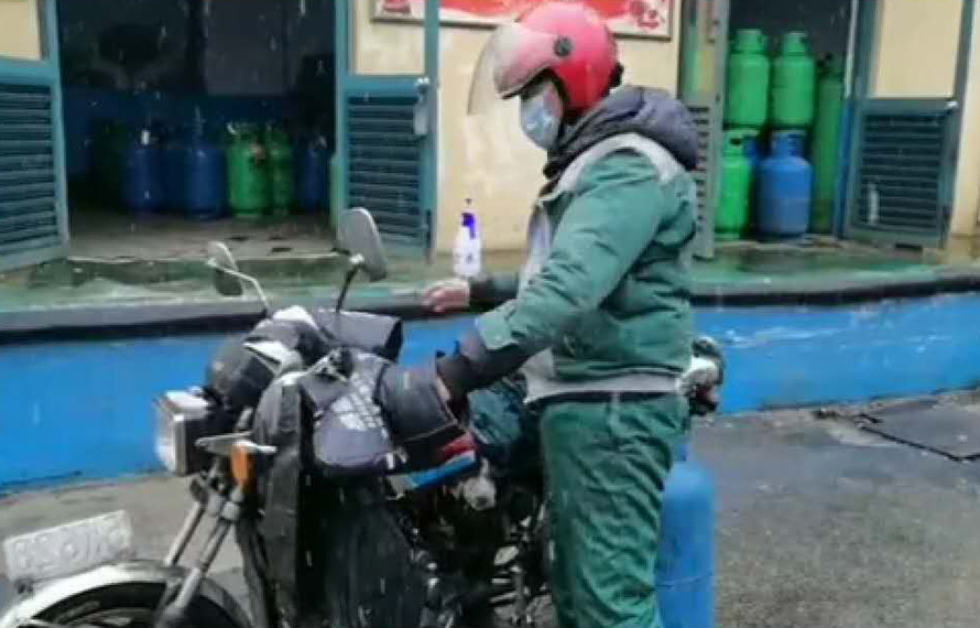 雨里雪里  匯通時(shí)刻守候